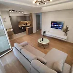 Luxury α2 דירה