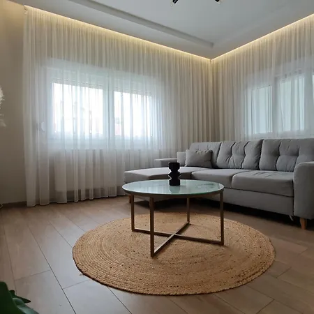 Апартамент Luxury α2 *