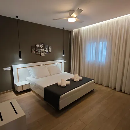 Luxury α2 Deskati